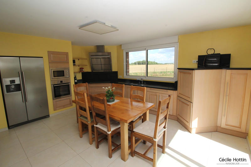 Maison - 213 m² - 6 pièces