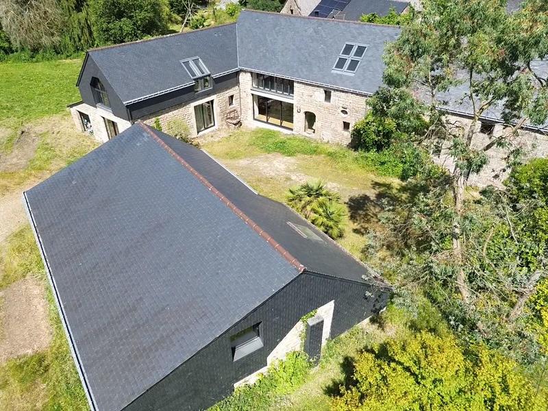 Maison - 247 m² - 7 pièces