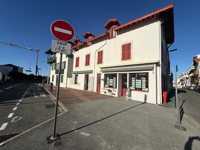 Immeuble - 220 m² - 15 pièces