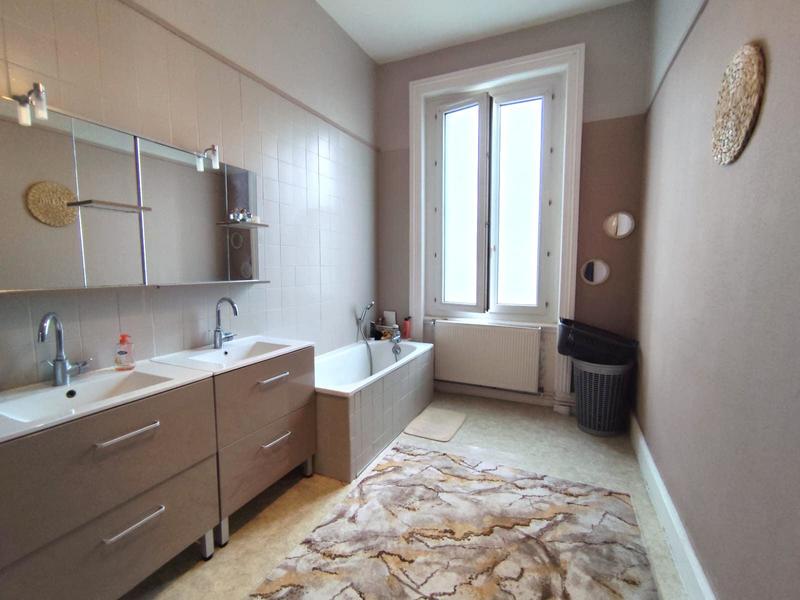 Appartement - 134 m² - 4 pièces