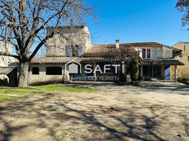 Maison - 280 m² - 12 pièces