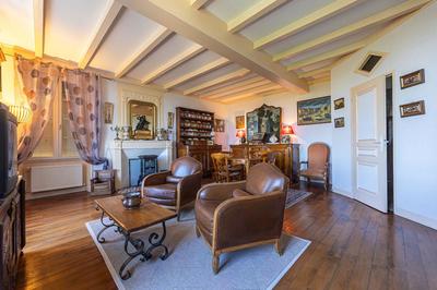 Maison - 327 m² - 7 pièces