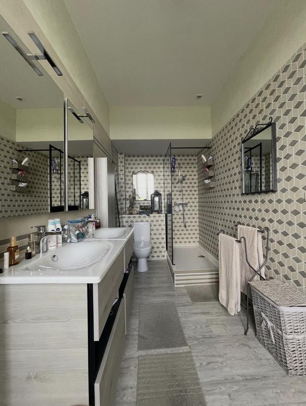 Maison - 180 m² - 6 pièces