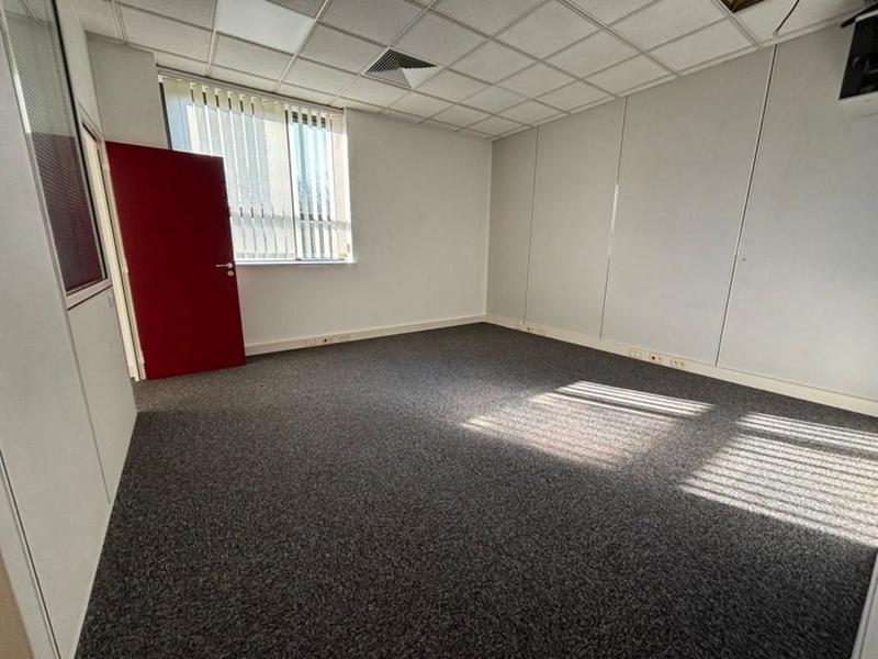 Bureau - 1 500 m²