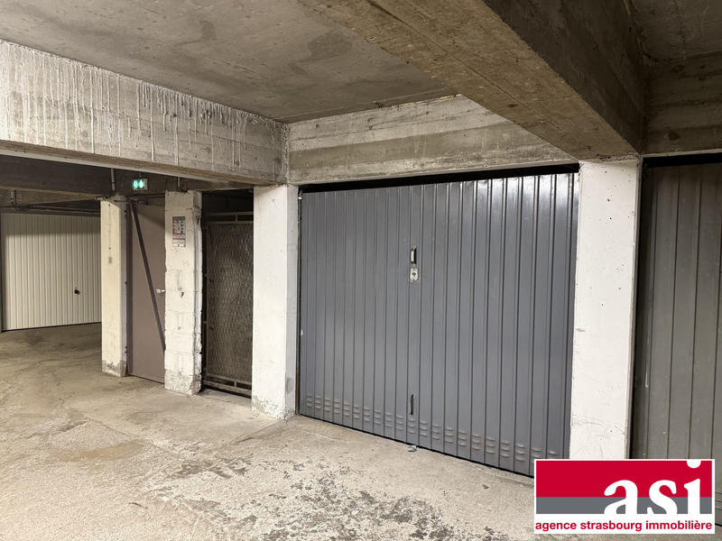 Parking / Garage - 12 m²