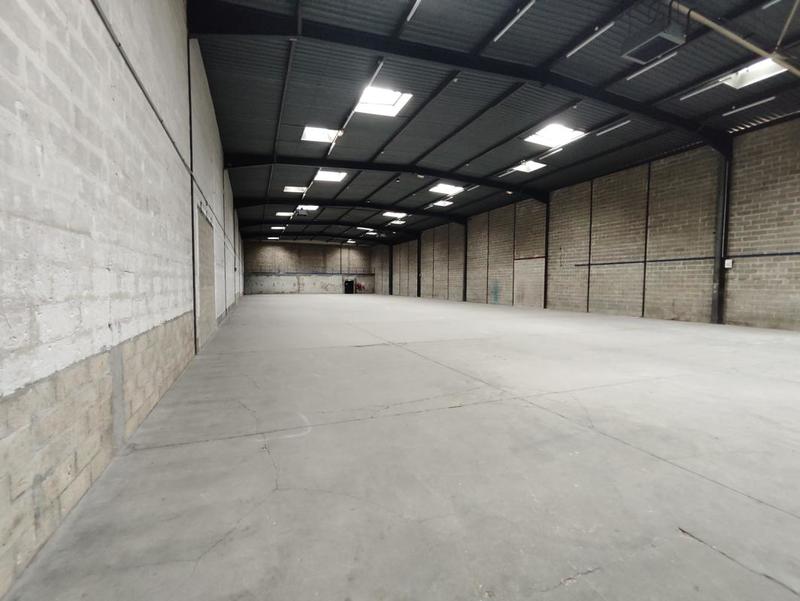 Local d'activités - 1 410 m²