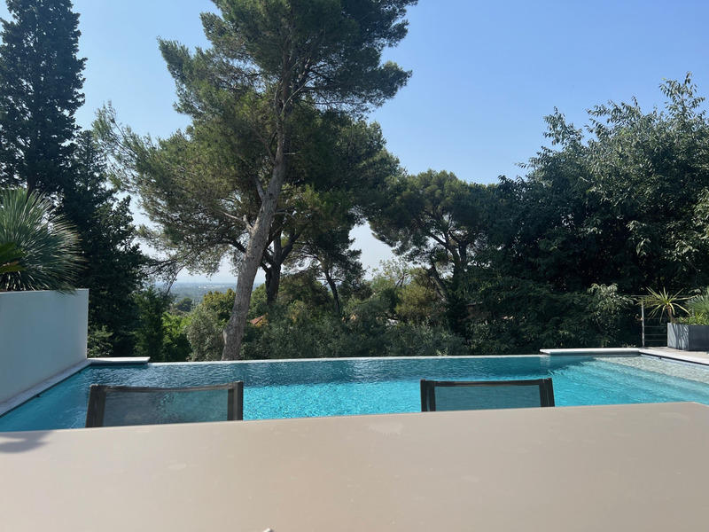 Maison - 336 m² - 9 pièces