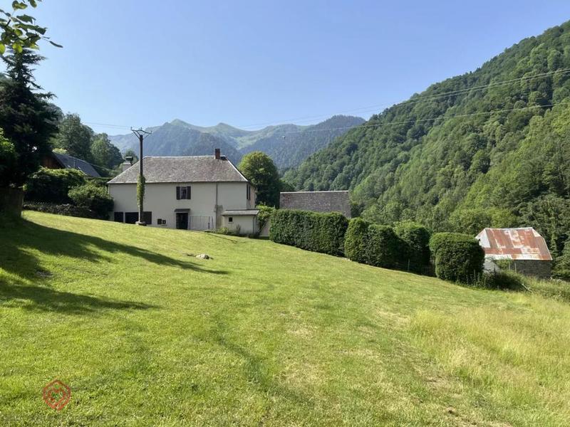 Propriété - 167 m² - 9 pièces