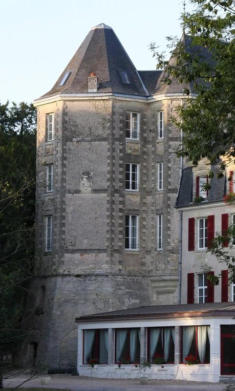 Château - 1 300 m² - 30 pièces