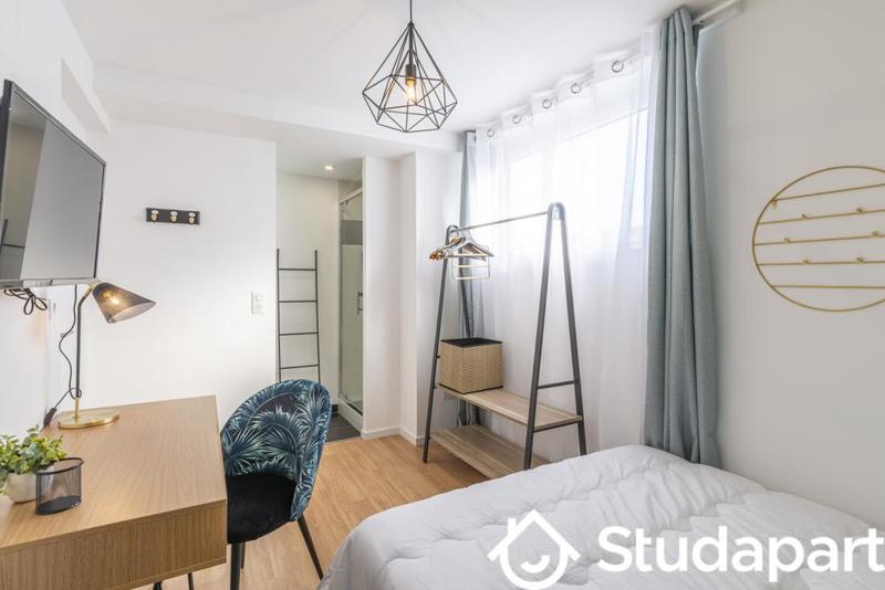 Chambre - 10 m² - 1 pièce