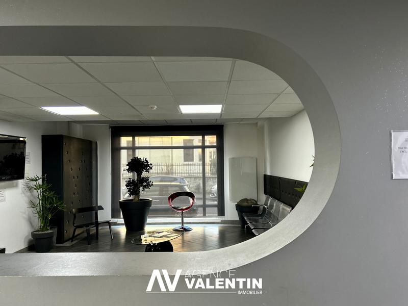 Local commercial - 398 m² - 8 pièces