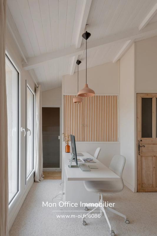 Maison - 230 m² - 8 pièces