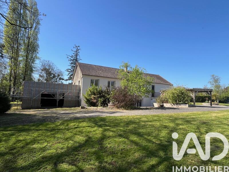 Maison - 210 m² - 8 pièces