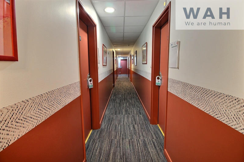 Fonds de commerce - Magasins - 1 900 m²