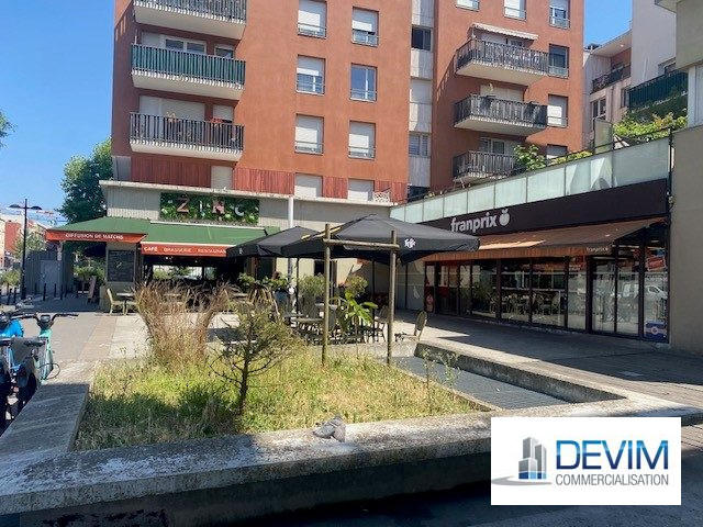 Local commercial - 236 m²