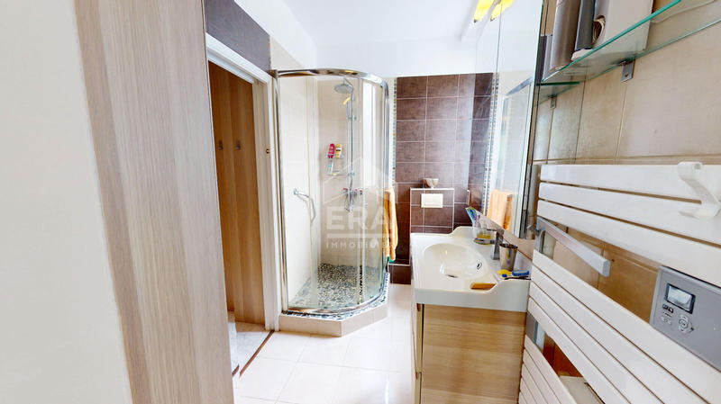 Demeure - 228 m² - 9 pièces