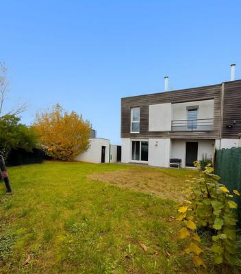 Maison - 99 m² - 5 pièces