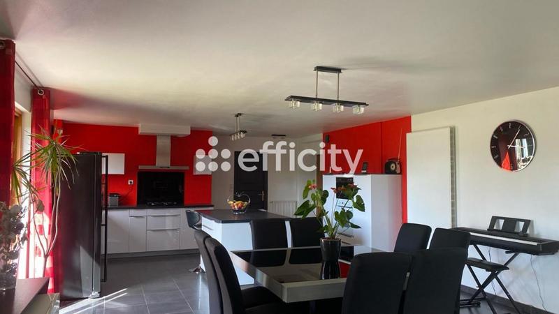 Maison - 310 m² - 16 pièces