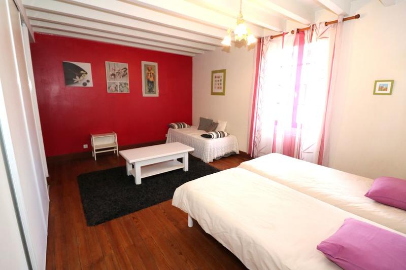 Propriété - 480 m² - 18 pièces