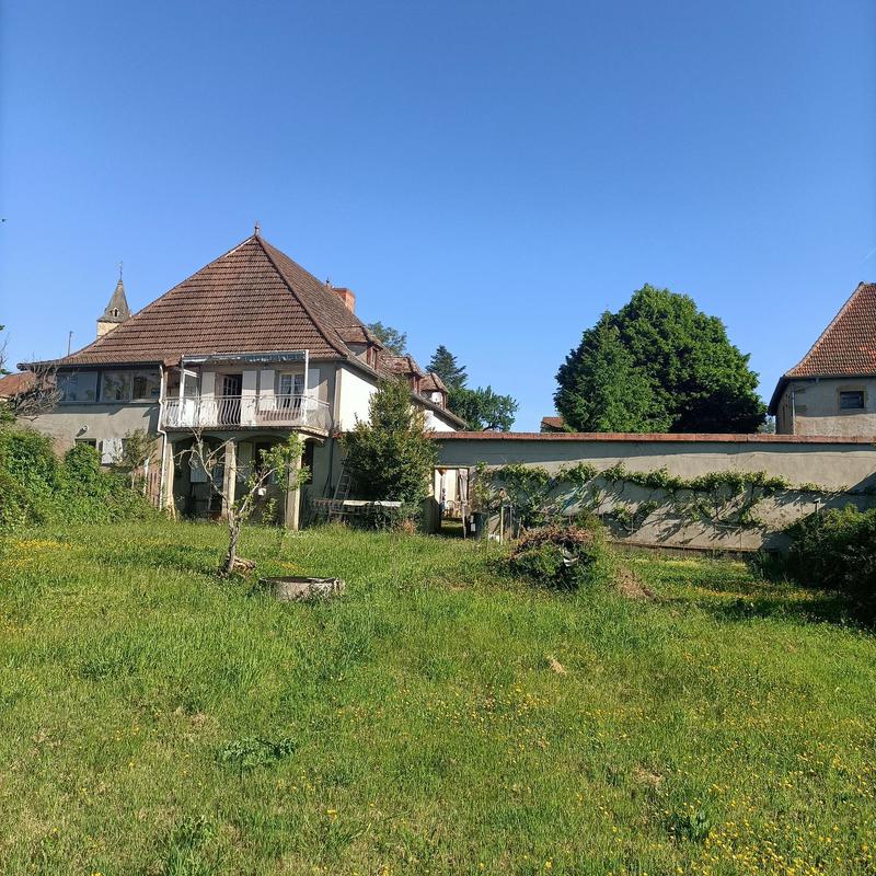 Propriété - 200 m² - 12 pièces