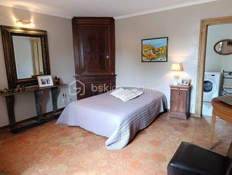 Maison en pierre - 299 m² - 8 pièces