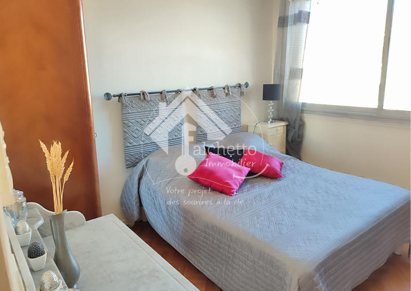 Appartement - 82 m² - 4 pièces