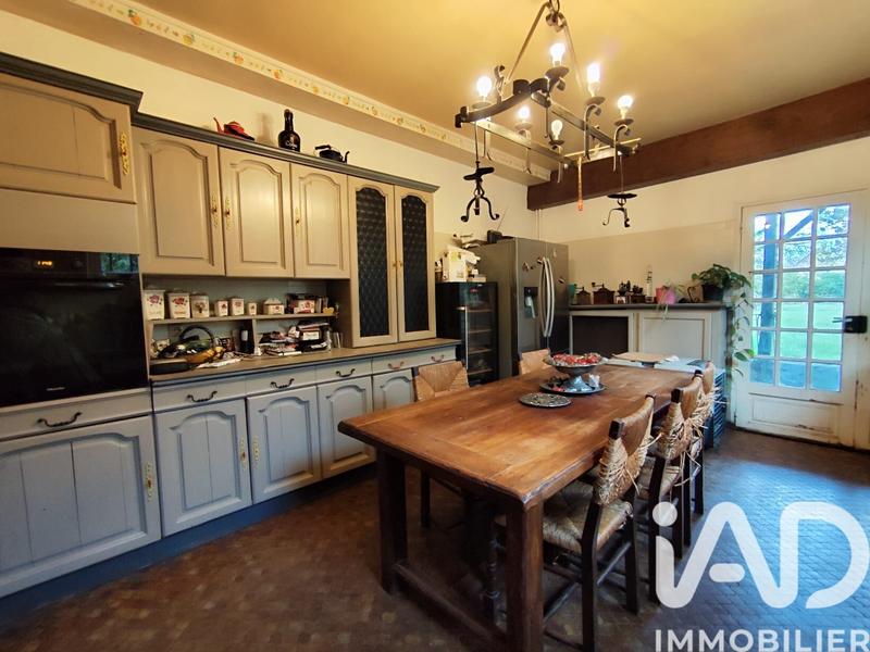 Maison - 240 m² - 8 pièces