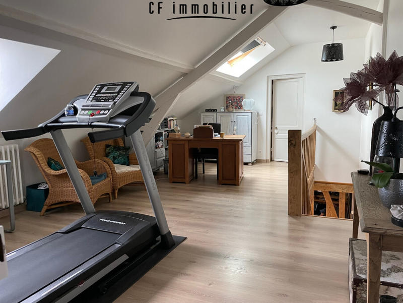 Maison - 215 m² - 8 pièces