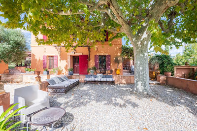 Maison - 254 m² - 8 pièces