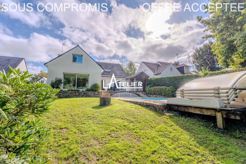 Maison - 230 m² - 8 pièces