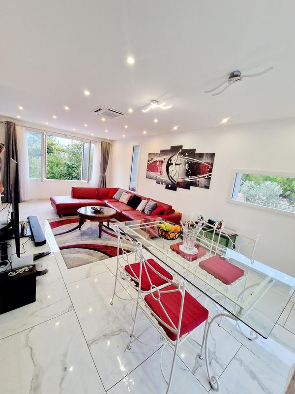 Appartement - 90 m² - 3 pièces