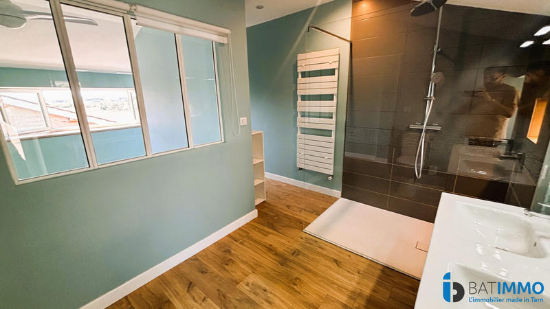 Maison - 280 m² - 6 pièces