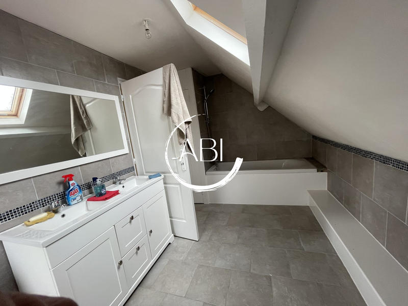 Maison - 97 m² - 4 pièces