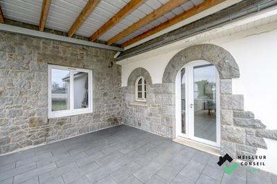 Maison - 180 m² - 6 pièces