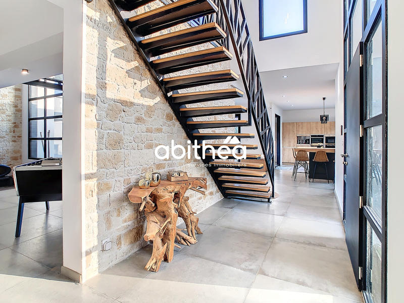 Maison - 281 m² - 11 pièces