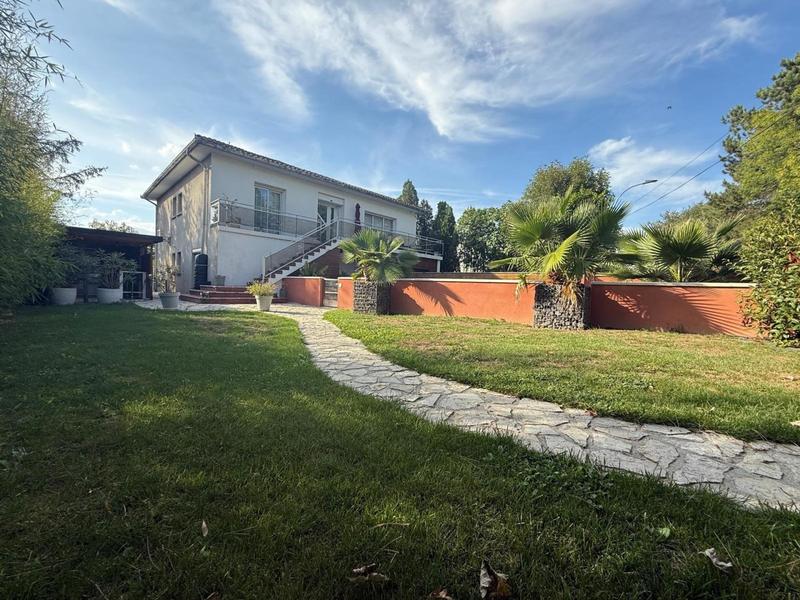 Maison - 190 m² - 7 pièces