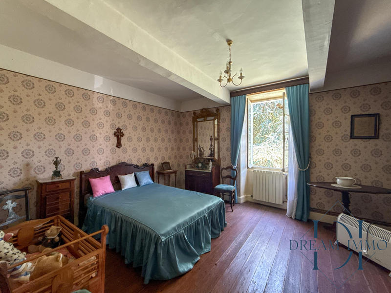 Maison - 529 m² - 18 pièces