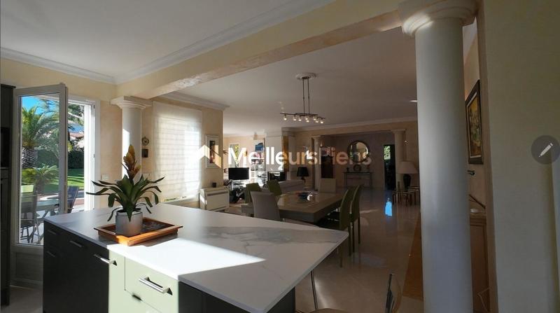 Villa - 176 m² - 6 pièces