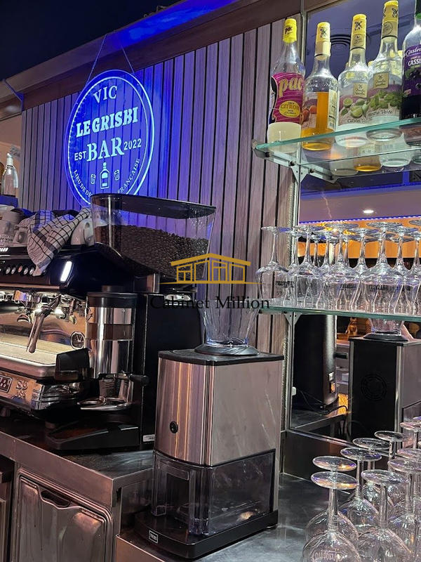 Local commercial - 341 m²