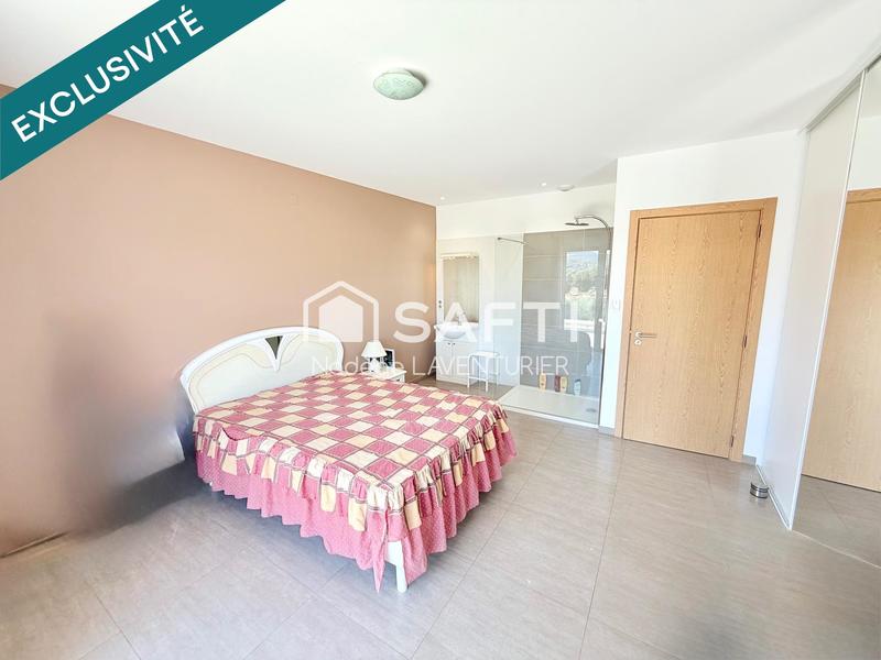 Maison - 238 m² - 9 pièces