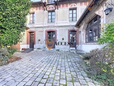 Propriété - 196 m² - 9 pièces