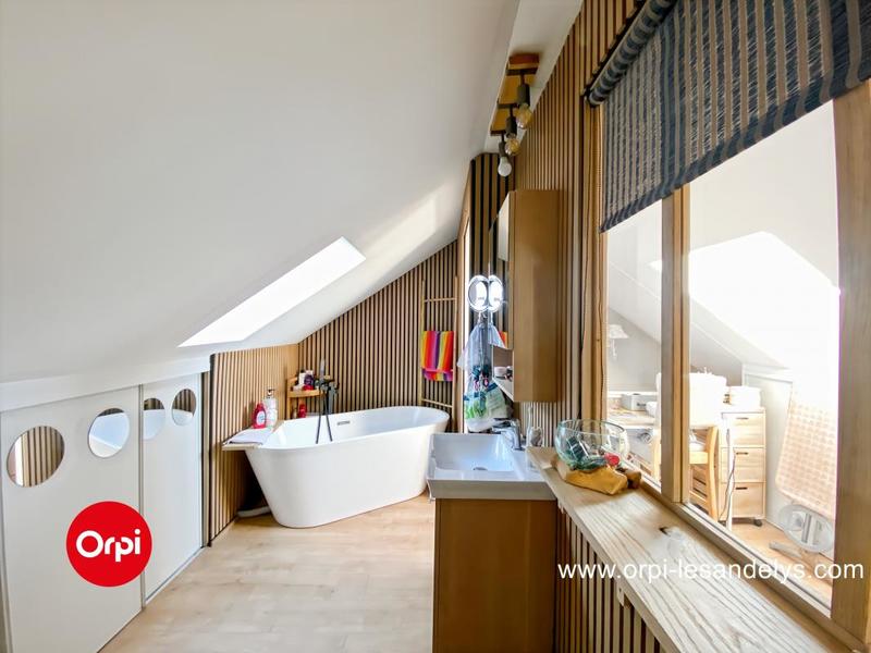 Maison - 105 m² - 4 pièces