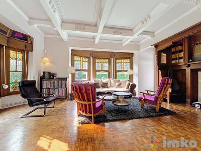 Maison - 295 m² - 8 pièces