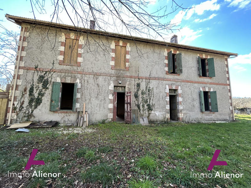 Maison - 290 m² - 11 pièces