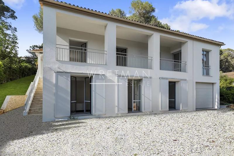 Maison - 243 m² - 6 pièces