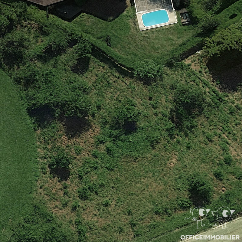 Terrain - 1 300 m²