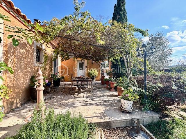 Maison traditionnelle - 136 m² - 6 pièces