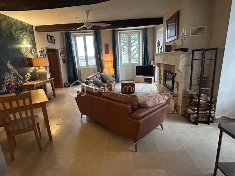 Maison en pierre - 250 m² - 8 pièces