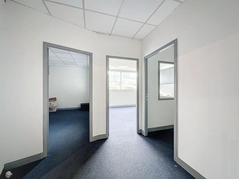Bureau - 245 m² - 1 pièce