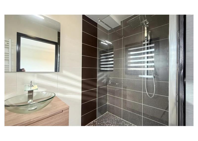 Maison - 245 m² - 6 pièces